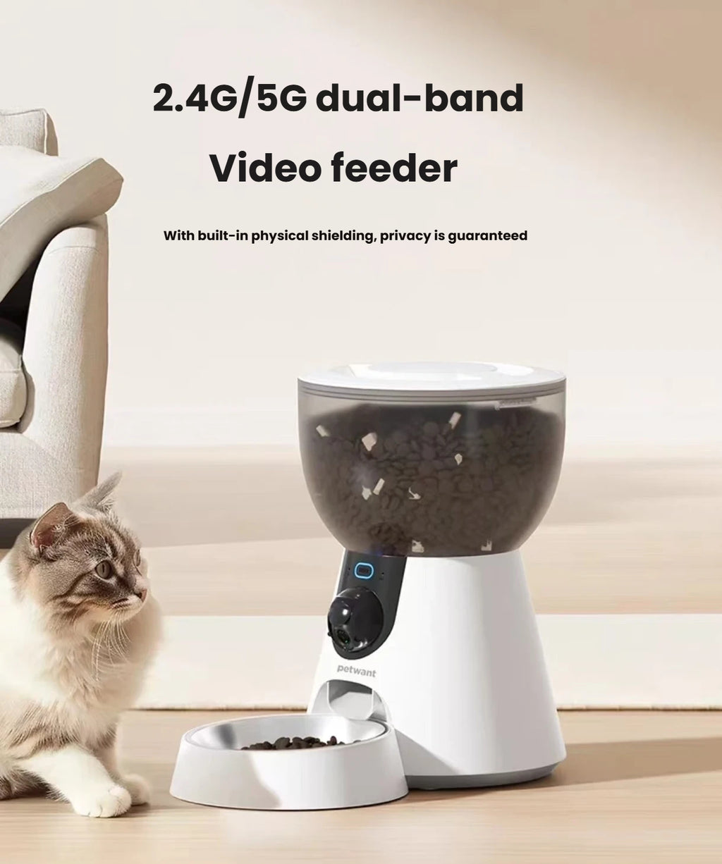 Petwant camera feeder graphic showing 2.4 GHz and 5 GHz Wi-Fi support