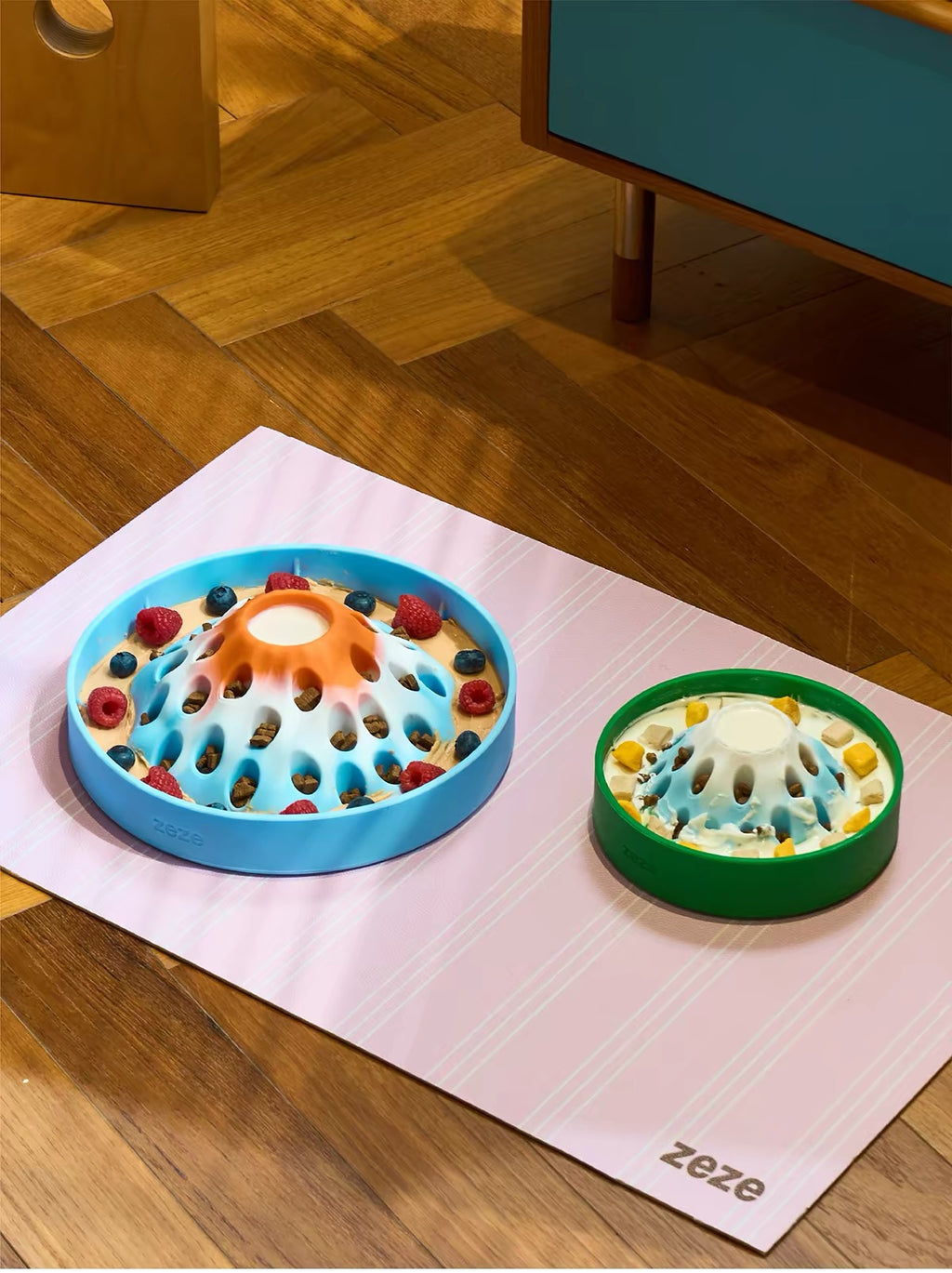 Zeze Volcano Slow Feeder Bowl – Silicone Pet Bowl & Feeding Mat