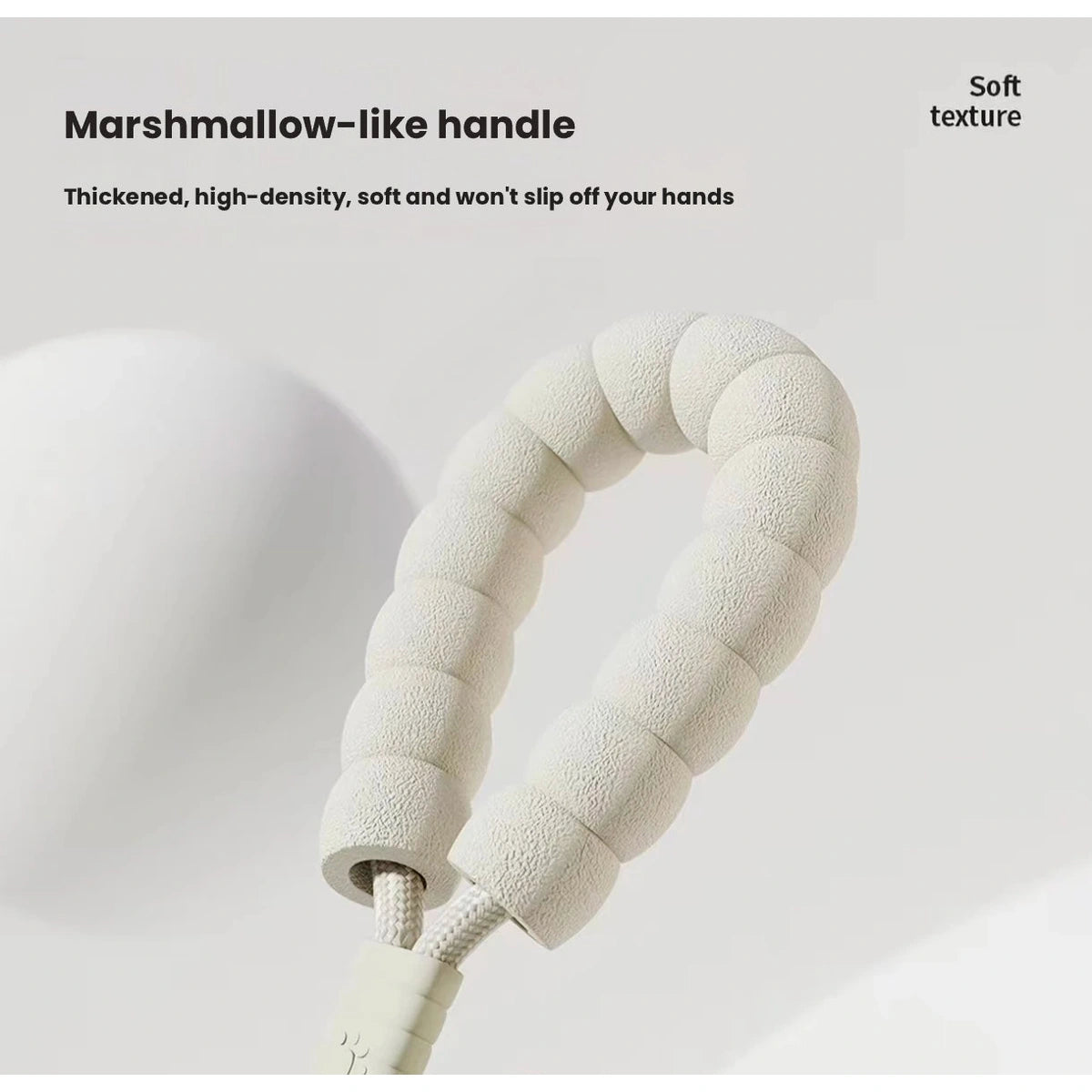 Cushioned handle on the white LuckyPetland pet leash