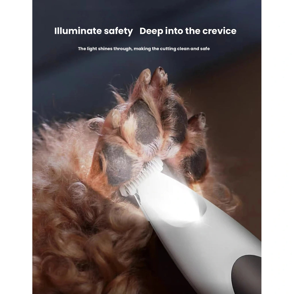 Oneisall mini paw trimmer: light beside trimmer cutting head