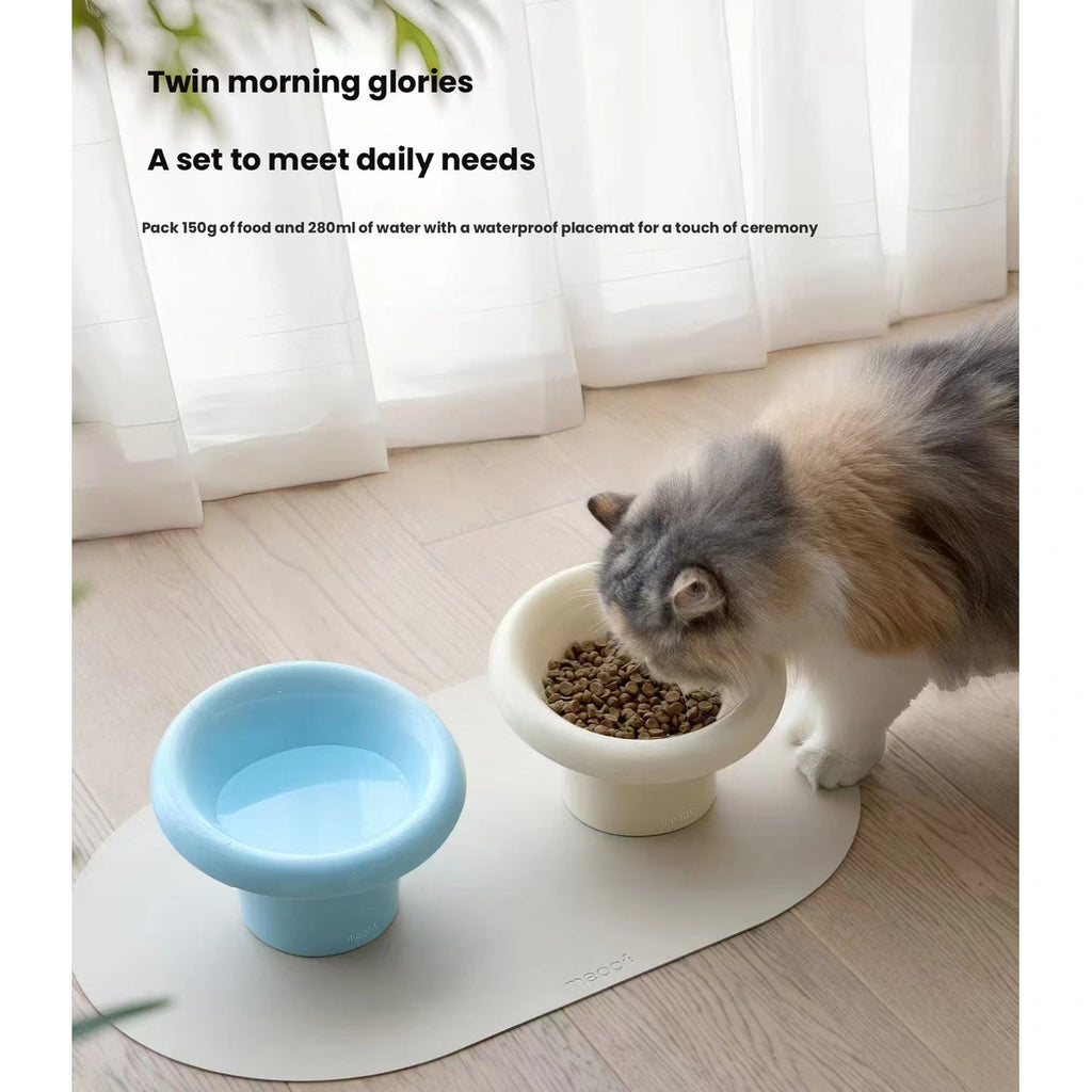 Meoof Fafa pet bowl: cat beside white raised bowl