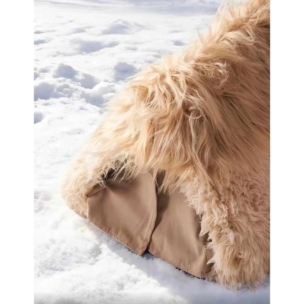 Close-up of the long-pile fabric on the Petstar cat cave